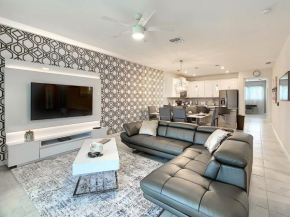 Last Minute Disney Getaway! Private Pool, Hot Tub & Games Room. Book Now! #88015